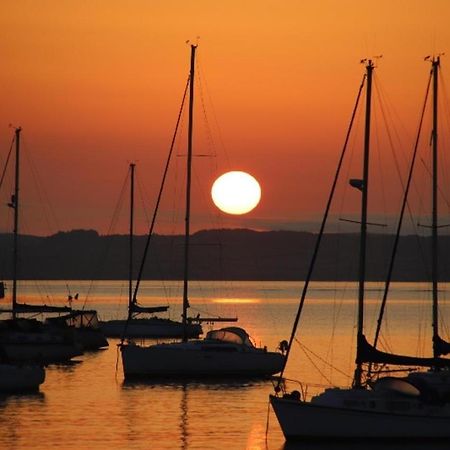 Ynys Lawd, Holyhead Marina Apartment Exterior photo